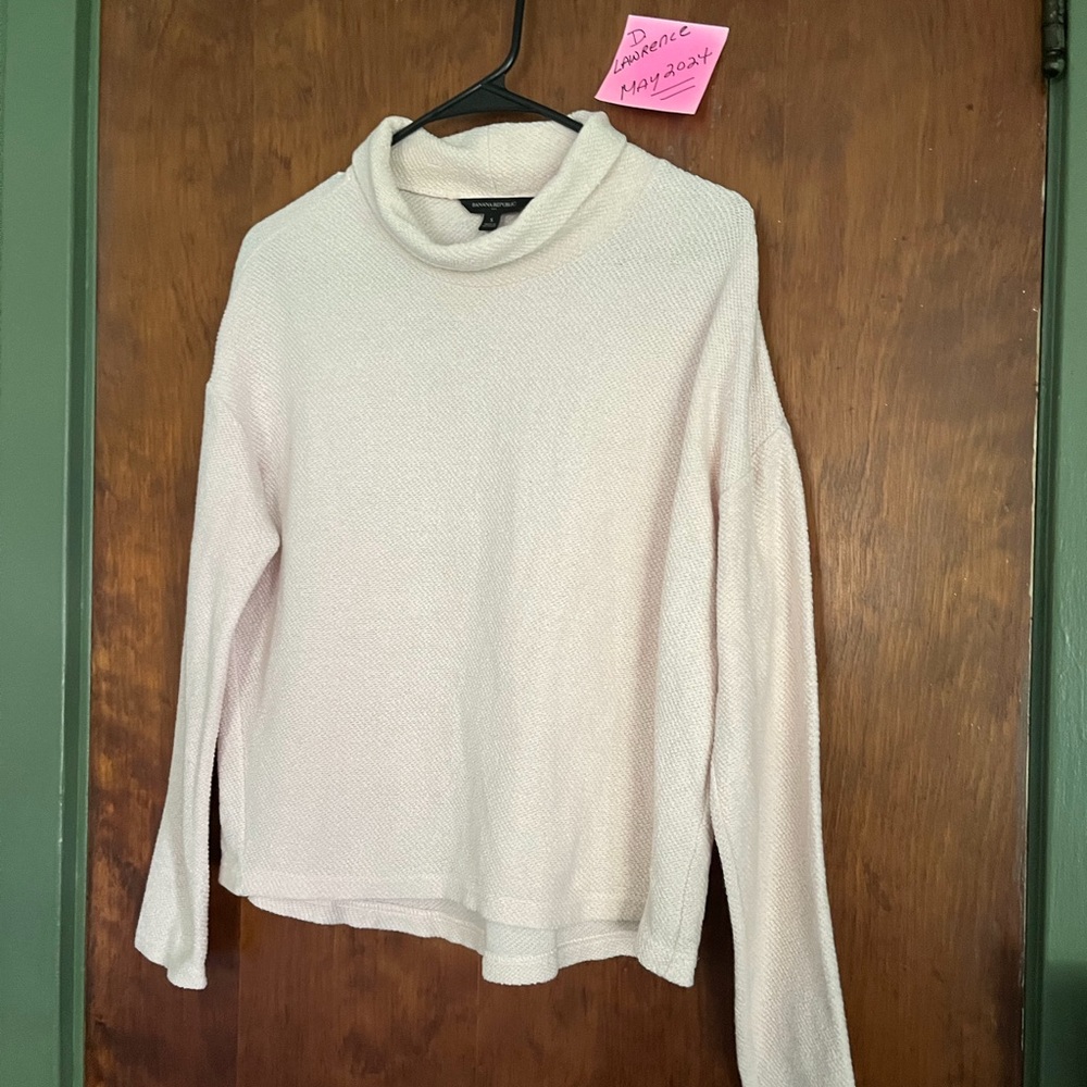 Banana Republic top, size S.  Cross-posted.